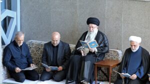 खमनई और ईरान के जासूसी