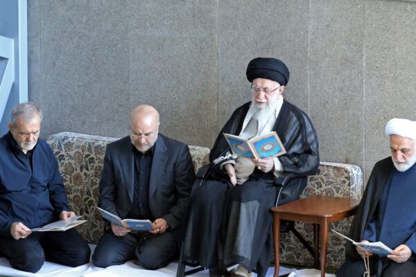 खमनई और ईरान के जासूसी